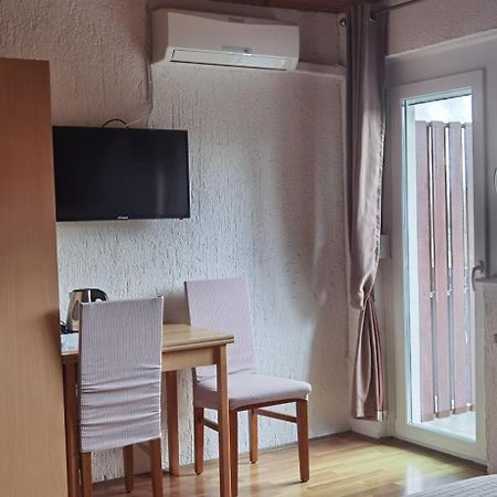 House Viktoria Hotel Selište Drežničko Kültér fotó