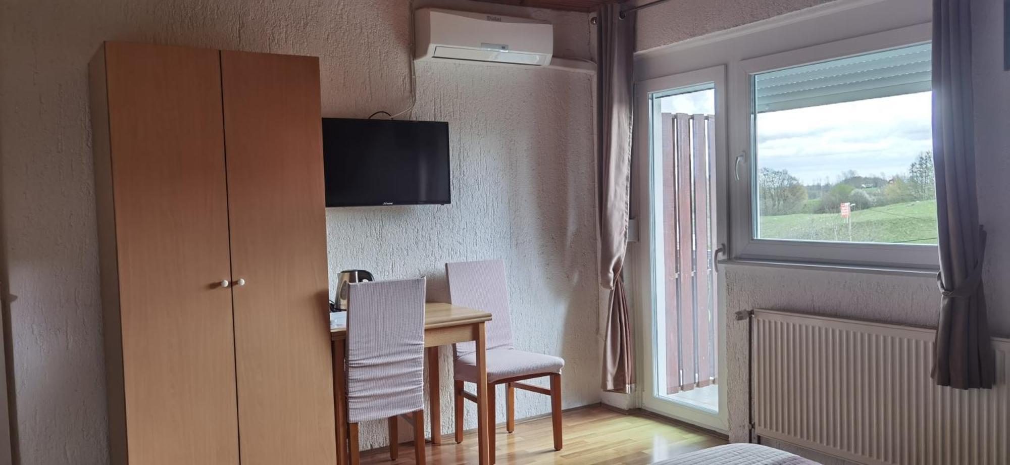 House Viktoria Hotel Selište Drežničko Kültér fotó